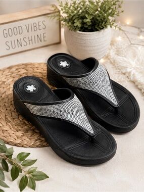 ✨ Tek Gear Bling Cushion Thong Sandals – Women’s 9/10 ✨